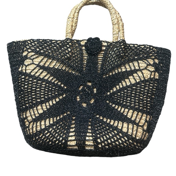 COLDWATER CREEK NWOT straw tote with black metallic crochet detailing - Picture 2 of 7